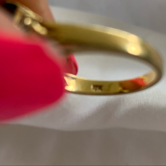 10 KARAT GOLD, DIAMOND, and PEAR SHAPED ONYX RING - Picture 5 of 7